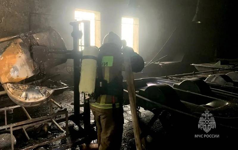 В поселке Октябрьское Красногвардейского района произошел пожар