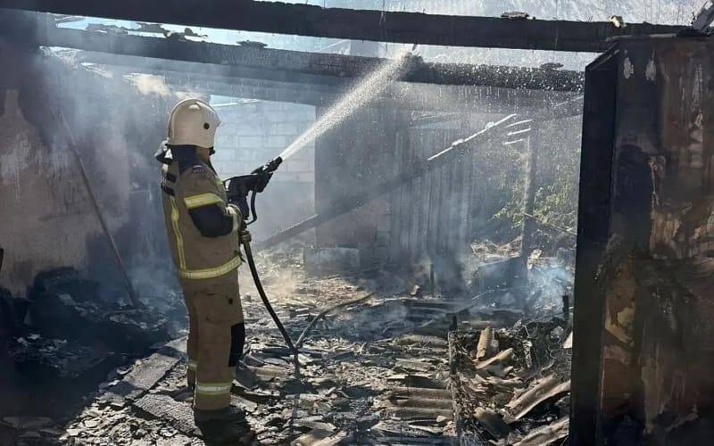 В селе Журавки Кировского района произошел пожар