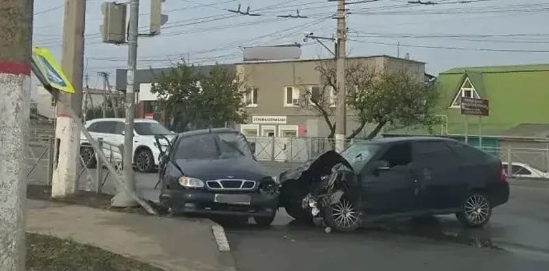 На проспекте Победы в Симферополе произошло ДТП
